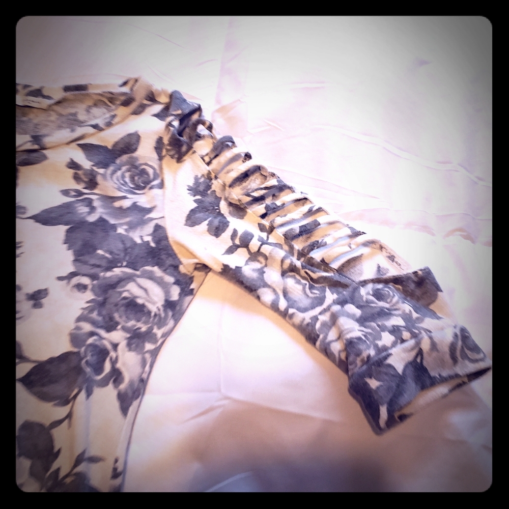 Half sleeve shirt